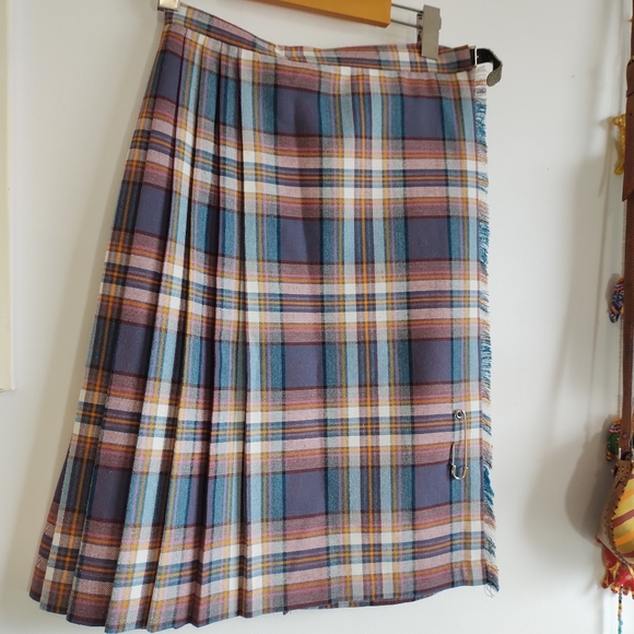 Vintage Plaid Kilt - St. Michael - Picture 2 of 14